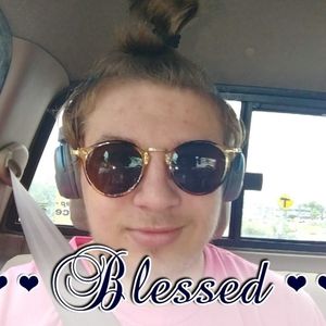 Meet your Posher, Christopher